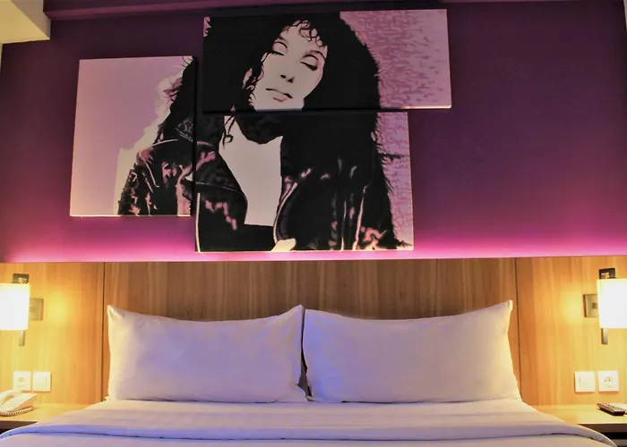 Hotel Fame Sunset Road