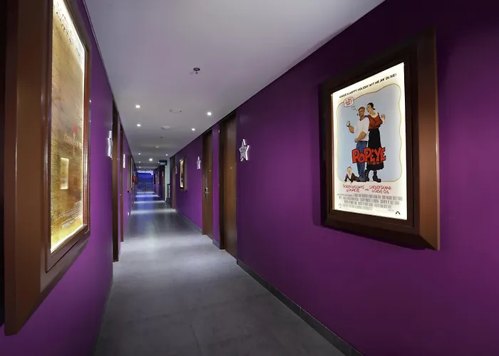 Fame Sunset Road Hotel