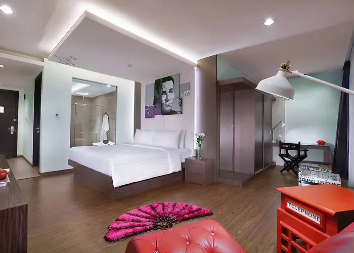Fame Sunset Road Hotel